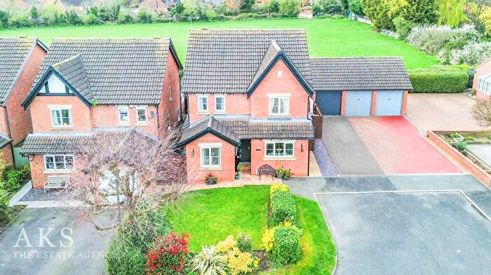 4 Bedroom Detached House For Sale In Orchard Close, Hilton, DE65