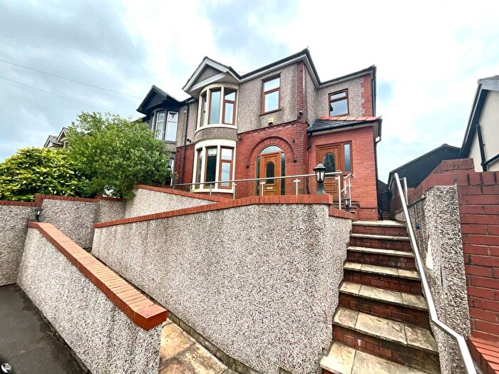 4 Bedroom Semi Detached House To Rent In Blackburn Road, Rishton, BB1