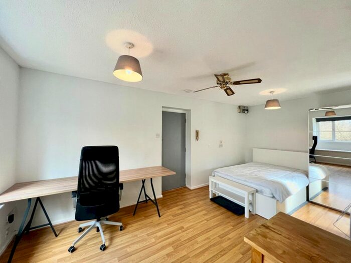 1 Bedroom Studio To Rent In Leighton Avenue, Loughborough, LE11