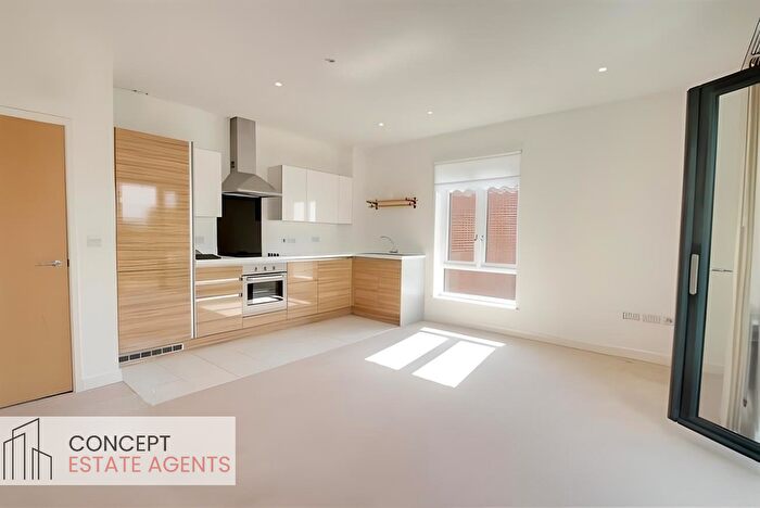 1 Bedroom Flat To Rent In Aventine Avenue, Mitcham, Surrey, CR4