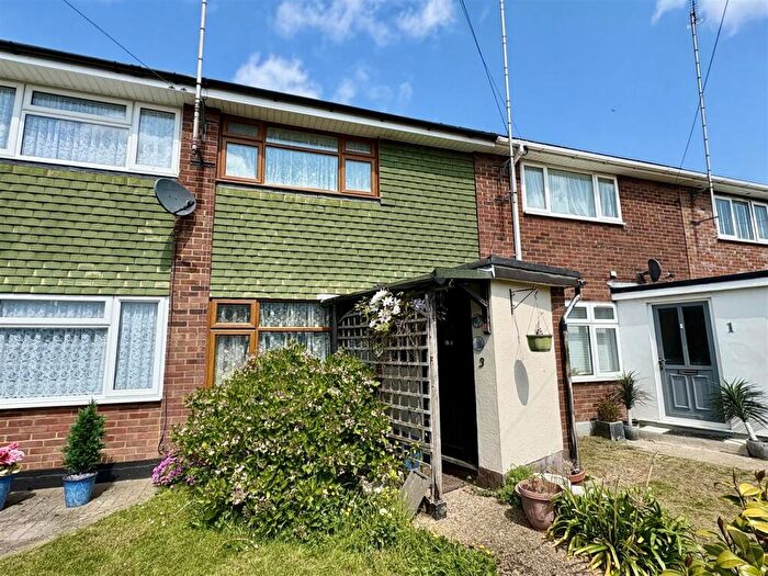 2 Bedroom House For Sale In Steeplefield, Leigh-On-Sea, SS9