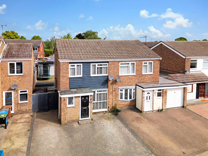 3 Bedroom Semi Detached House For Sale In Maycroft Close, Ipswich, IP1