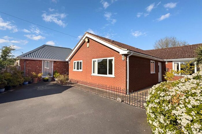 3 Bedroom Detached Bungalow For Sale In High Street, Walcott, LN4