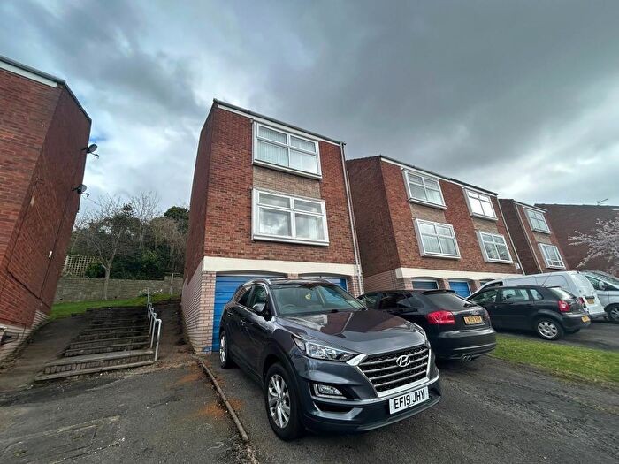 1 Bedroom Apartment To Rent In Glynn Crescent, Halesowen, West Midlands, B63