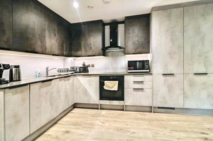 3 Bedroom Apartment To Rent In The Hyde, London, NW9