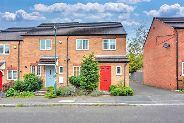 3 Bedroom End Of Terrace House For Sale In Millidge Close, Nottingham, NG5