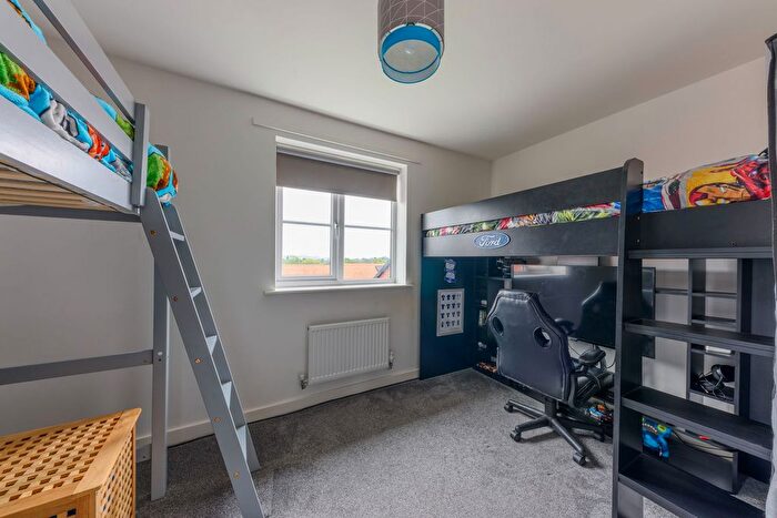 2 Bedroom Semi-Detached House For Sale In Ingram Close, Redditch, B97