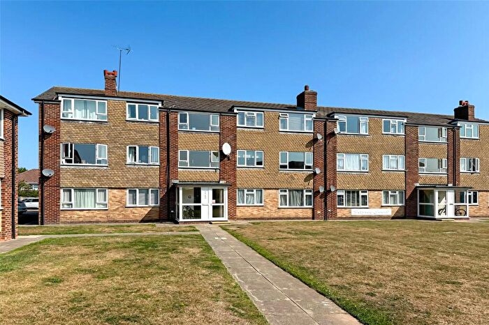 2 Bedroom Apartment For Sale In St. Marys Close, Littlehampton, West Sussex, BN17