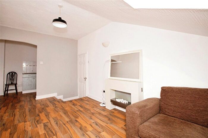 1 Bedroom Flat For Sale In Accrington Road, Burnley, Lancashire, BB11