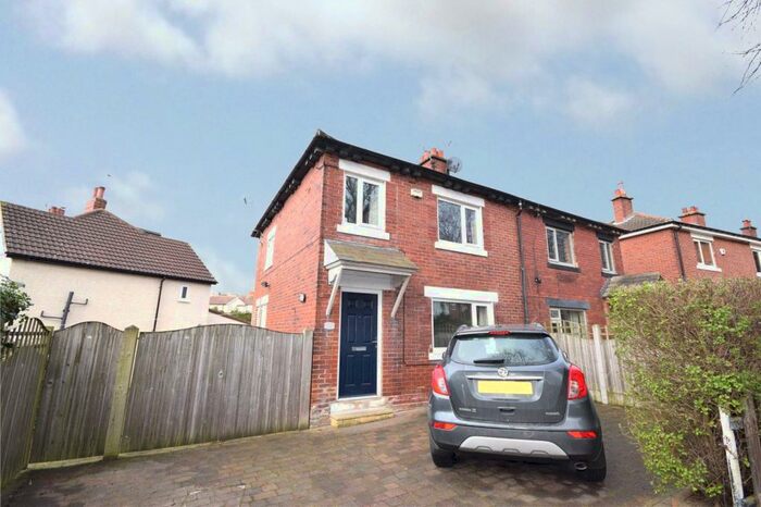 3 Bedroom Semi-Detached House To Rent In Stanhope Drive, Horsforth, Leeds, West Yorkshire, LS18