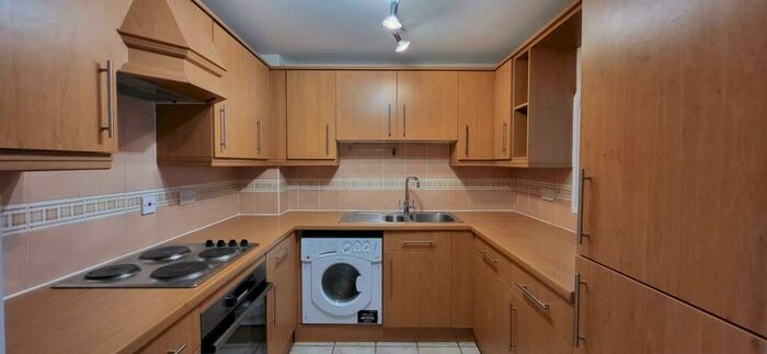 2 Bedroom Flat To Rent In Monarchs Gate, Solihull, B91