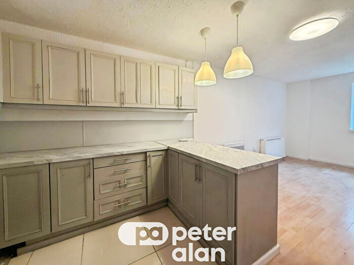 1 Bedroom Flat To Rent In Ynyshir Road, Porth, CF39