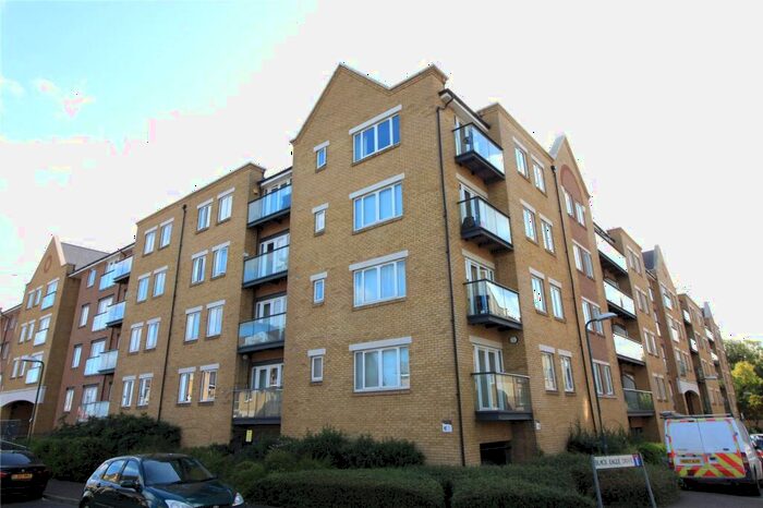 2 Bedroom Flat To Rent In Phoenix Court, Black Eagle Drive, Northfleet, Gravesend, DA11
