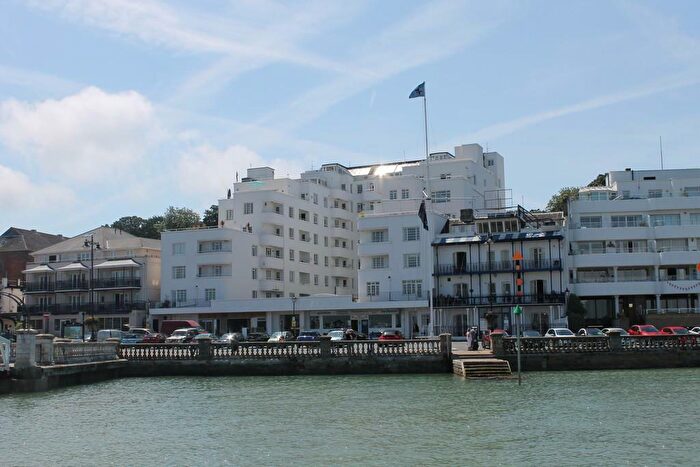 1 Bedroom Apartment To Rent In Osborne Court, The Parade, Cowes, PO31