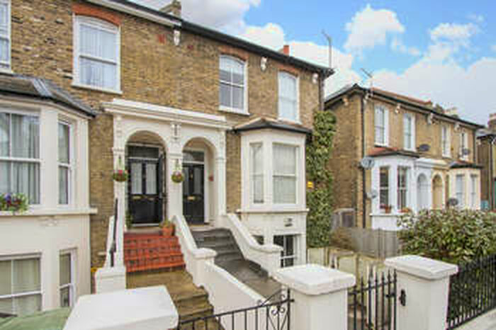 1 Bedroom Flat To Rent In Barry Road, East Dulwich, SE22 (jk)