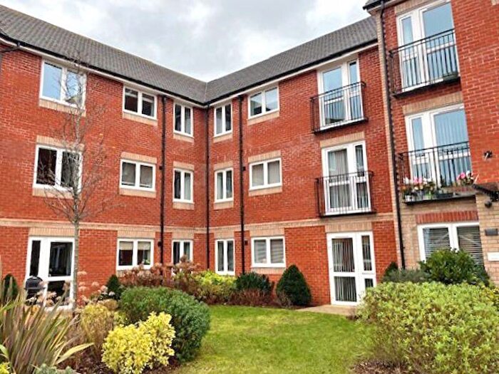 1 Bedroom Flat For Sale In South Lawn, Sidford, Sidmouth, EX10