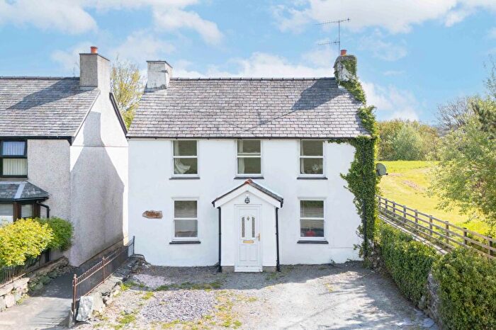 3 Bedroom Semi-Detached House For Sale In Conway Road, Tal-Y-Bont, LL32