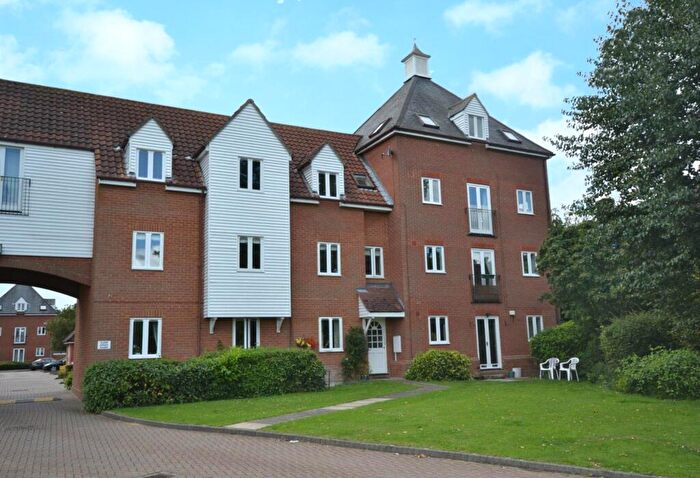 2 Bedroom Apartment To Rent In Melba Court, Writtle, CM1