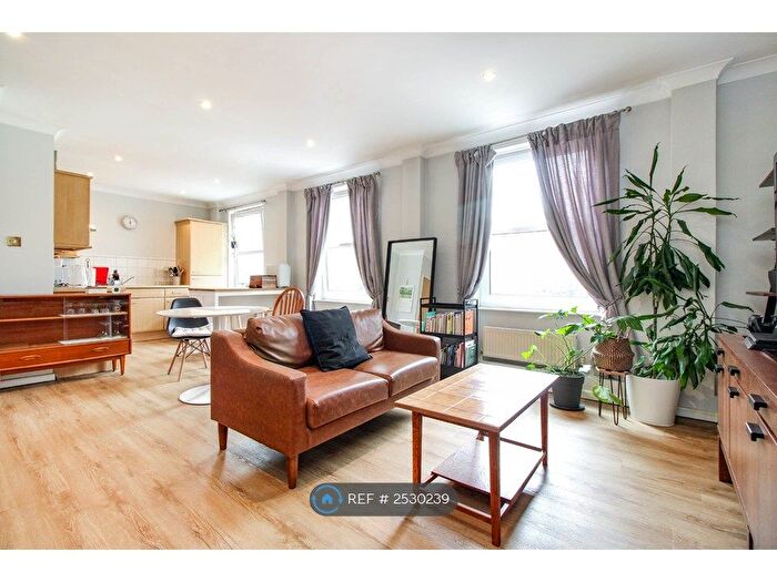 1 Bedroom Flat To Rent In Westgate House, Winchester, SO23