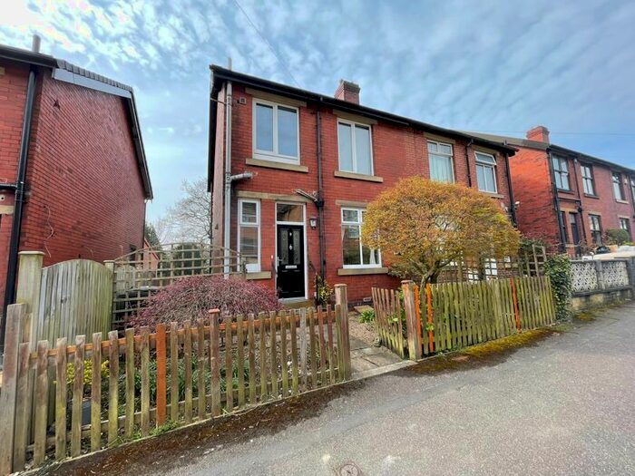 3 Bedroom Semi-Detached House To Rent In Alwen Avenue, Birkby, Huddersfield, HD2