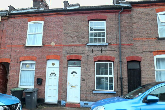 2 Bedroom Terraced House To Rent In May Street, Luton, LU1
