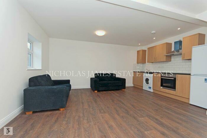 2 Bedroom House To Rent In Mattison Road, London, N4
