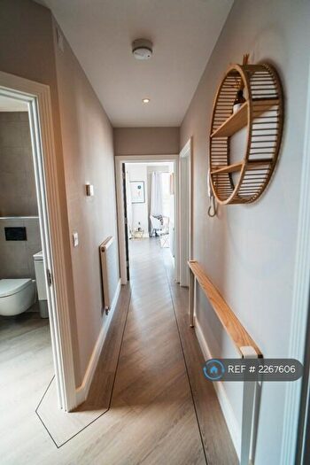 2 Bedroom Flat To Rent In West Quay Road, Poole, BH15