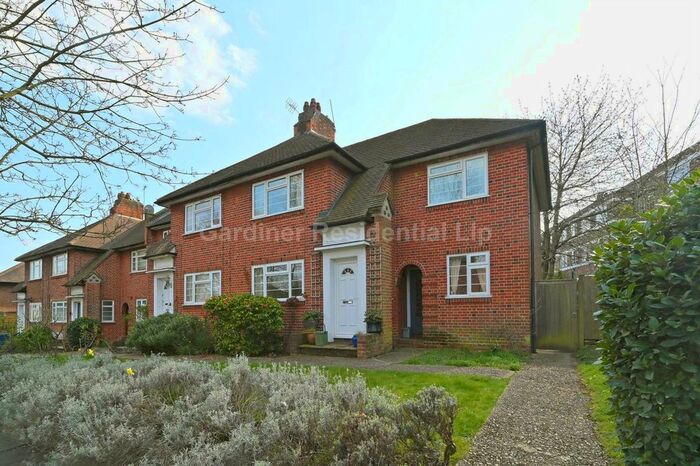 2 Bedroom Flat To Rent In Ashbourne Road, Ealing, W5