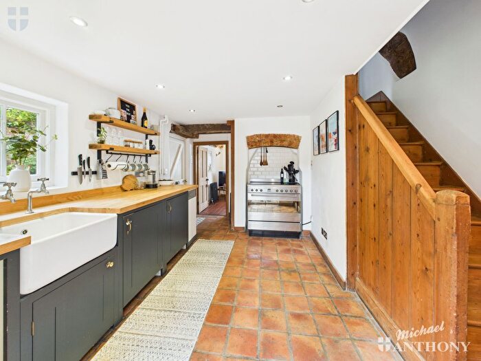 2 Bedroom Cottage For Sale In Oving Road, Whitchurch, Aylesbury, HP22