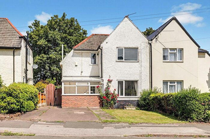 3 Bedroom Semi-Detached House For Sale In Farfield Avenue, Beeston, NG9