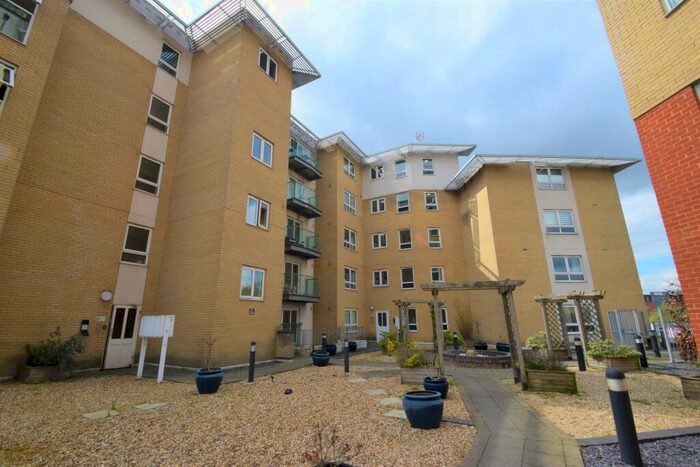 2 Bedroom Flat For Sale In Vista Court, Pooleys Yard, Ipswich, IP2