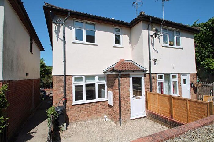 1 Bedroom Cluster House To Rent In Eaton Avenue, High Wycombe, HP12