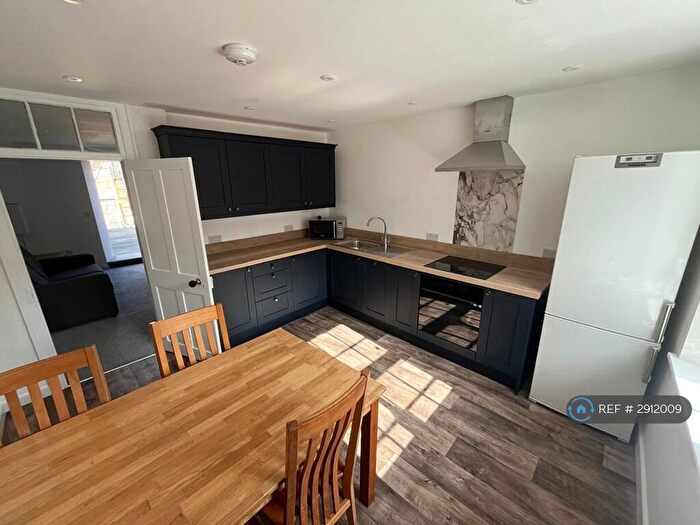 3 Bedroom Flat To Rent In Cheap Street, Sherborne, DT9