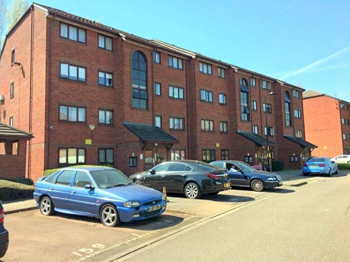 2 Bedroom Flat For Sale In Cotton Avenue, London, W3