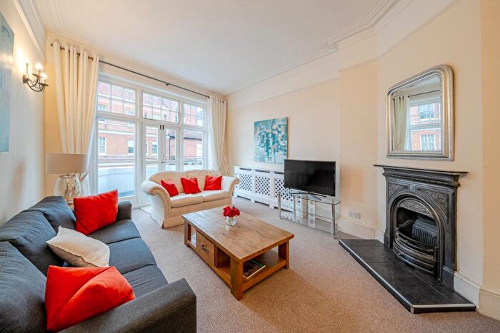 3 Bedroom Flat For Sale In Prince Of Wales Drive, Battersea, London, SW11