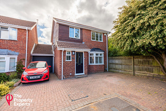 3 Bedroom Link Detached House For Sale In Coriander Way, Reading, RG6