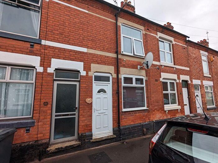 3 Bedroom Detached House To Rent In Willington Street, Nuneaton, Warwickshire, CV11
