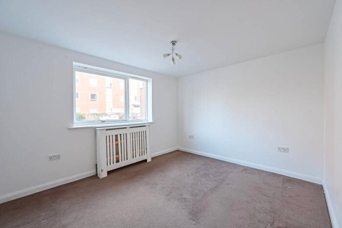 2 Bedroom Flat To Rent In Albatross Close, , Beckton, London, E6