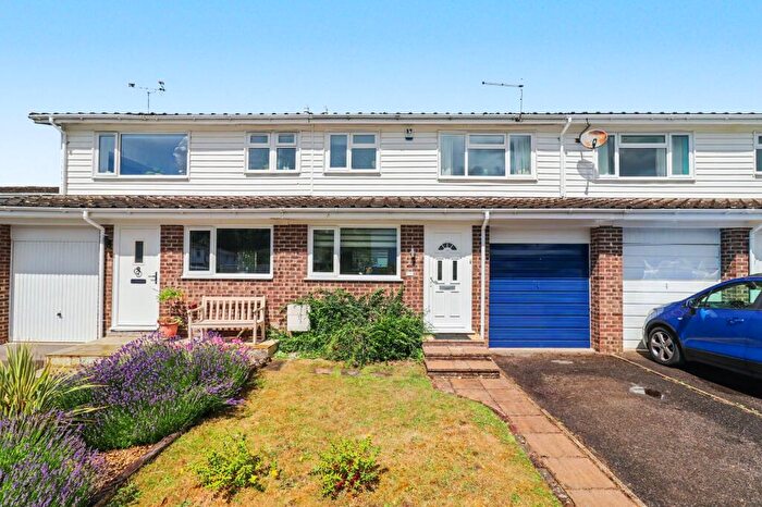 3 Bedroom Terraced House For Sale In Dean Road, Fair Oak, SO50