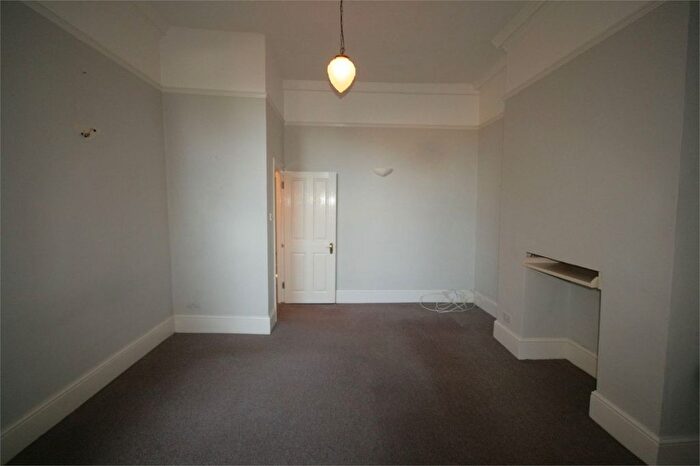 1 Bedroom Flat To Rent In Camberwell Grove, Camberwell, SE5