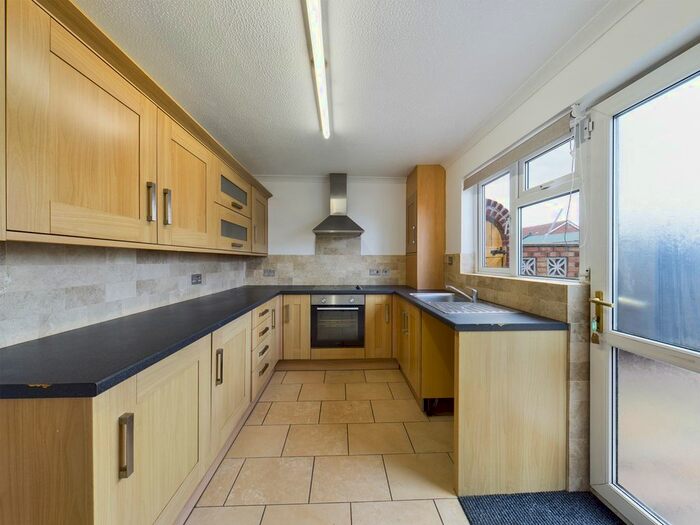 2 Bedroom Semi-Detached House To Rent In Gillamoor Close, Howdale Road, HU8