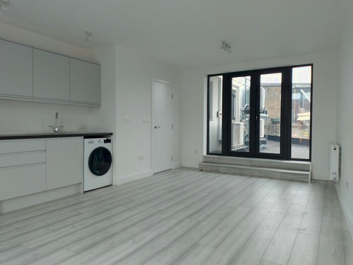 1 Bedroom Flat To Rent In Denmark Hill, London, SE5