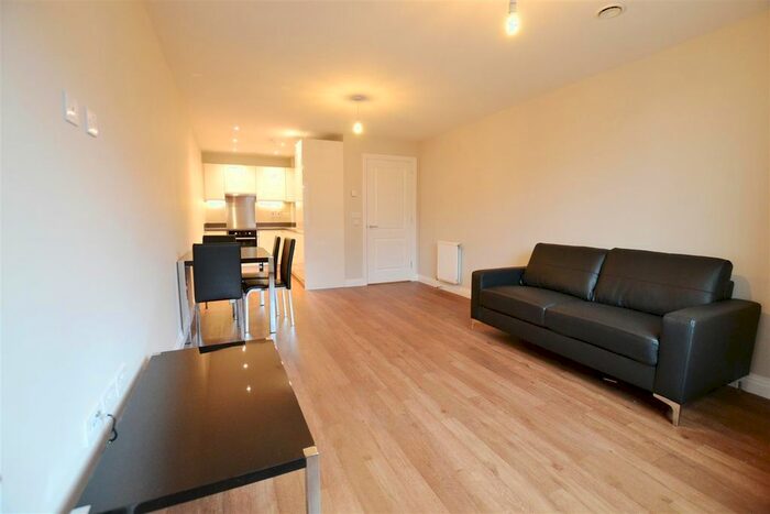 1 Bedroom Flat To Rent In Waterways House, Yiewsley, UB7