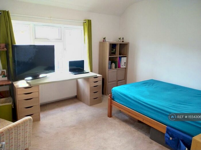 1 Bedroom Flat To Rent In Ascham End, London, E17