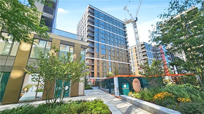 2 Bedroom Flat To Rent In Eden Grove, Staines-Upon-Thames, Windsor And Maidenhead, TW18