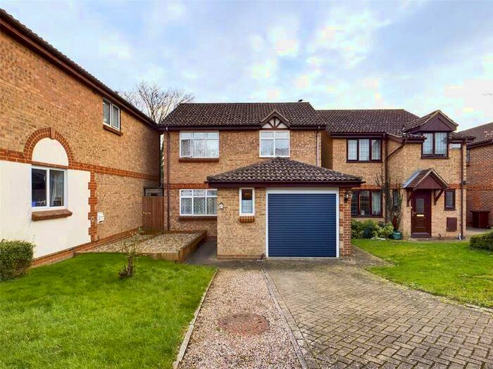 3 Bedroom Detached House For Sale In Town Acres, Tonbridge TN10