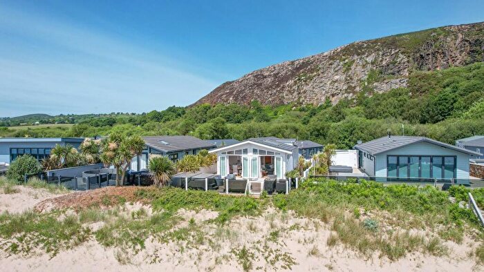 3 Bedroom Park Home For Sale In Abersoch, Pwllheli, LL53