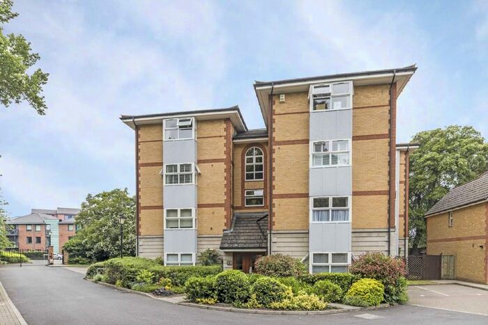 2 Bedroom Flat To Rent In Busch Close, Isleworth, TW7