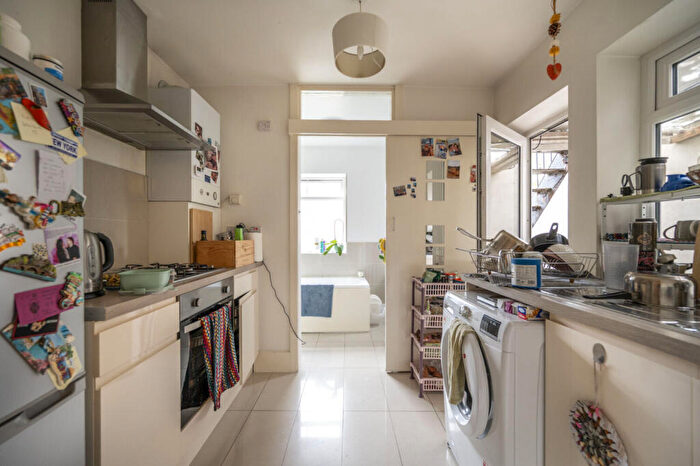 1 Bedroom Flat For Sale In Odessa Road, Forest Gate, London, E7