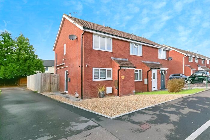 2 Bedroom End Of Terrace House For Sale In Meadowcroft, Rhoose, Barry, CF62